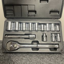 TOOLs Alot of tools!!! VERY HEAVY DUTY!!!