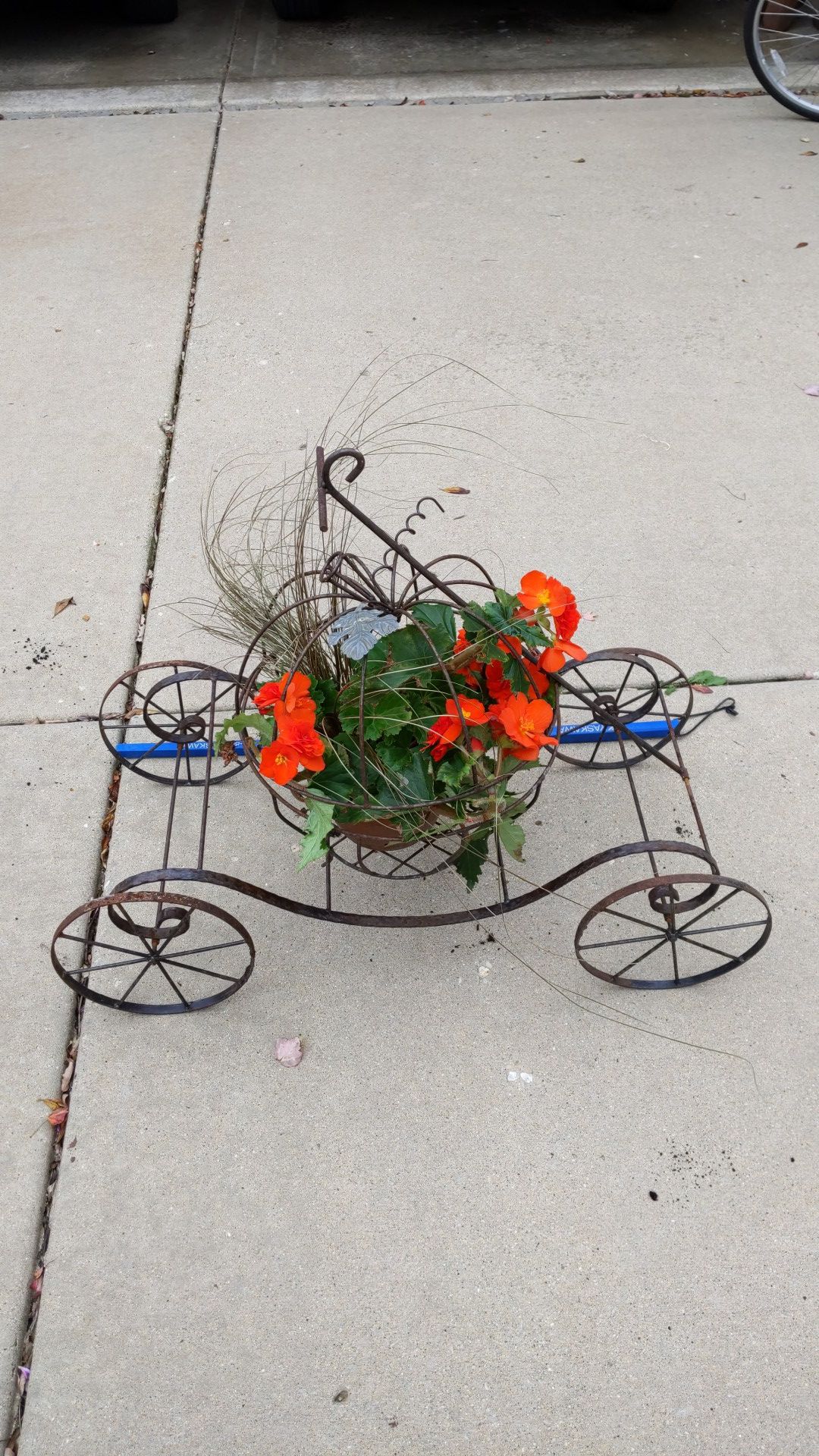 Perfect for Halloween Wrought Iron Flower Pot on Wheels with Handle