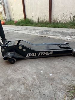 Daytona low profile long reach jack
