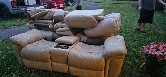 Free recliner couches