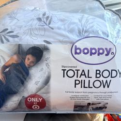 Boppy total body pillow -pregnancy pillow