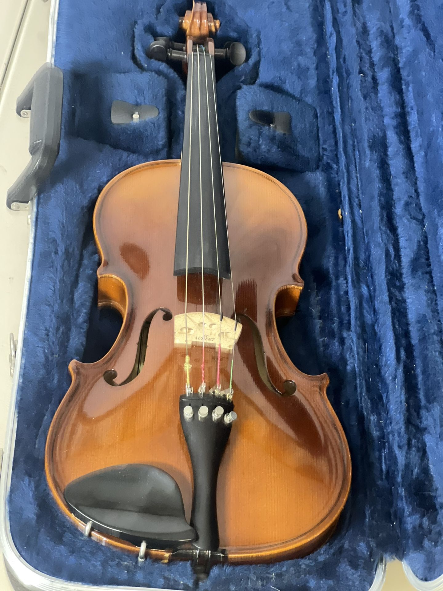 Lewis Model 100 sized 4/4 violin. Germany, Great  Condition, With Case & NO Bow. Made in Germany.  Used in good condition with some minor cosmetic ble