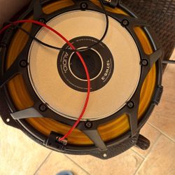 Shallow-mount 13.5" 2-ohm subwoofer