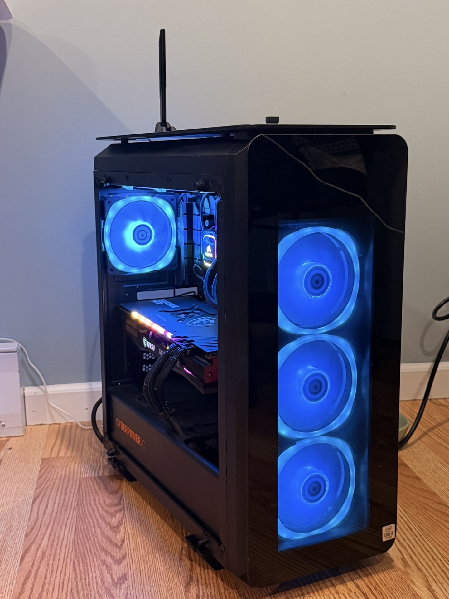 Custom PC: RTX 3070, 32 GB of RAM, 1 TB SSD