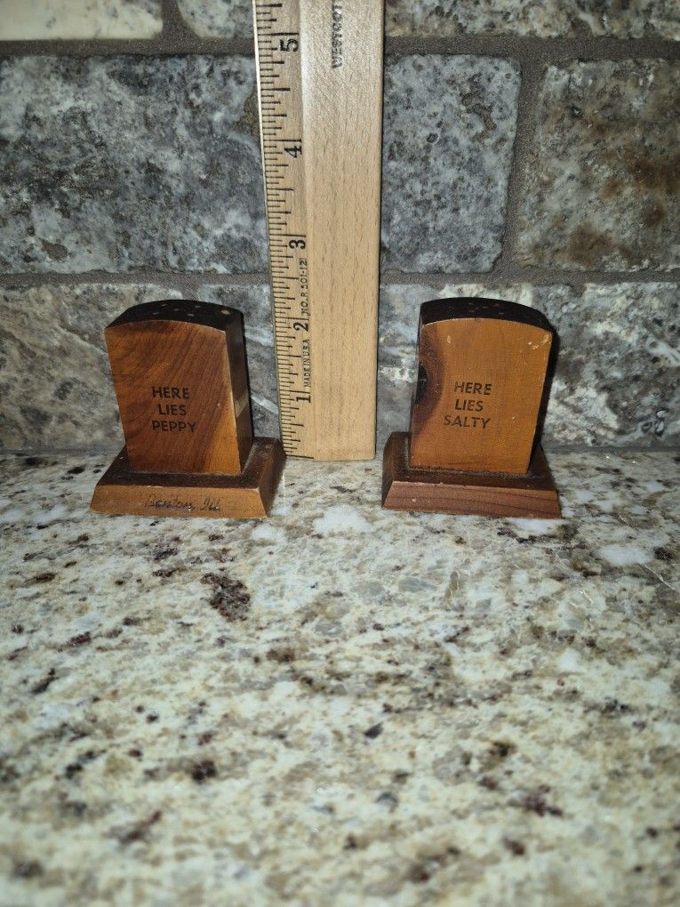 Set Of Vintage Salt & Pepper Shakers Wood Tombstone