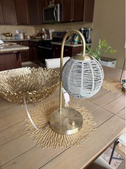 lamp with USB plug in