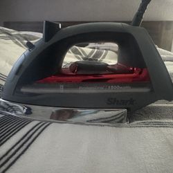 Shark Professional Iron Box