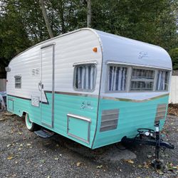 Shasta Airflyte Reissue Camper
