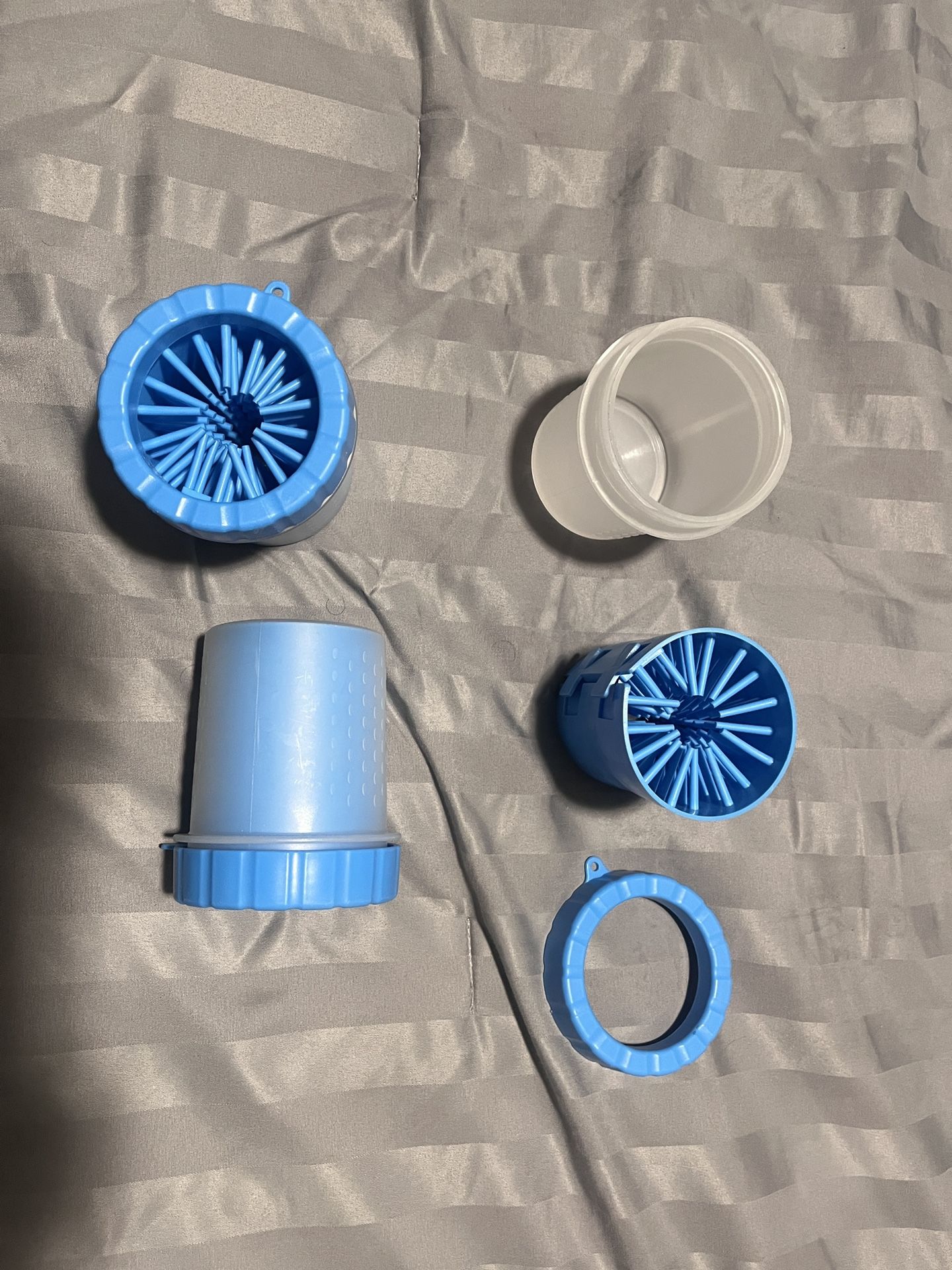 Dog Paw Cleaner Cup – Portable, Easy-to-Use Paw Washer with Soft Silicone Bristles