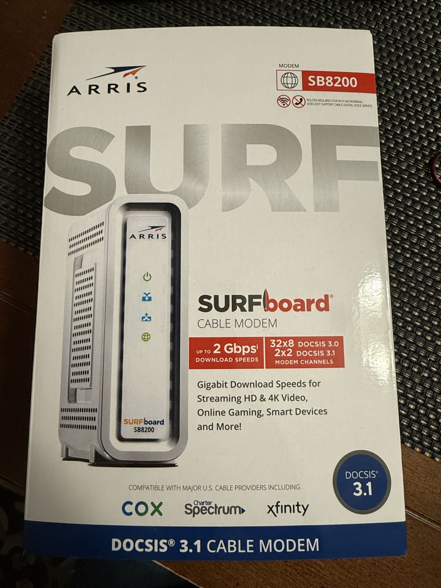 ARRIS Surfboard SB8200 Cable Modem - DOCSIS 3.1 -