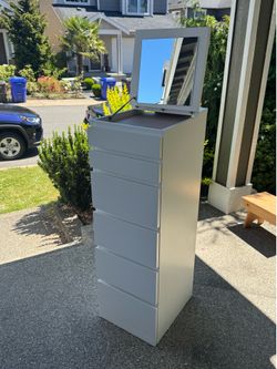Ikea 6 Drawer Dresser With Flip Mirror Vanity