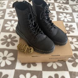 Doc Martens Combs Leather Boots