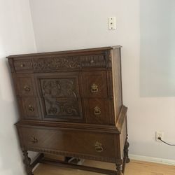Antique Tall  Boy Dresser With Beautiful Carving In Excellent Condition 