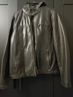 Like new Levi's leather jacket (Medium)