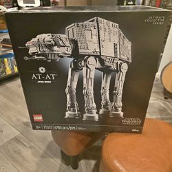 LEGO StarWars AT-AT 75313 Ultimate Collector Series