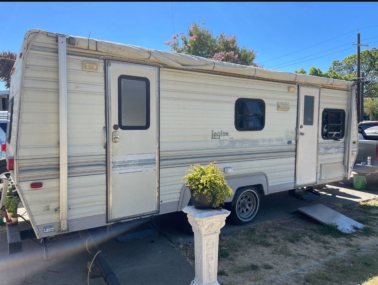 1990 LAYTON RV TRAILER