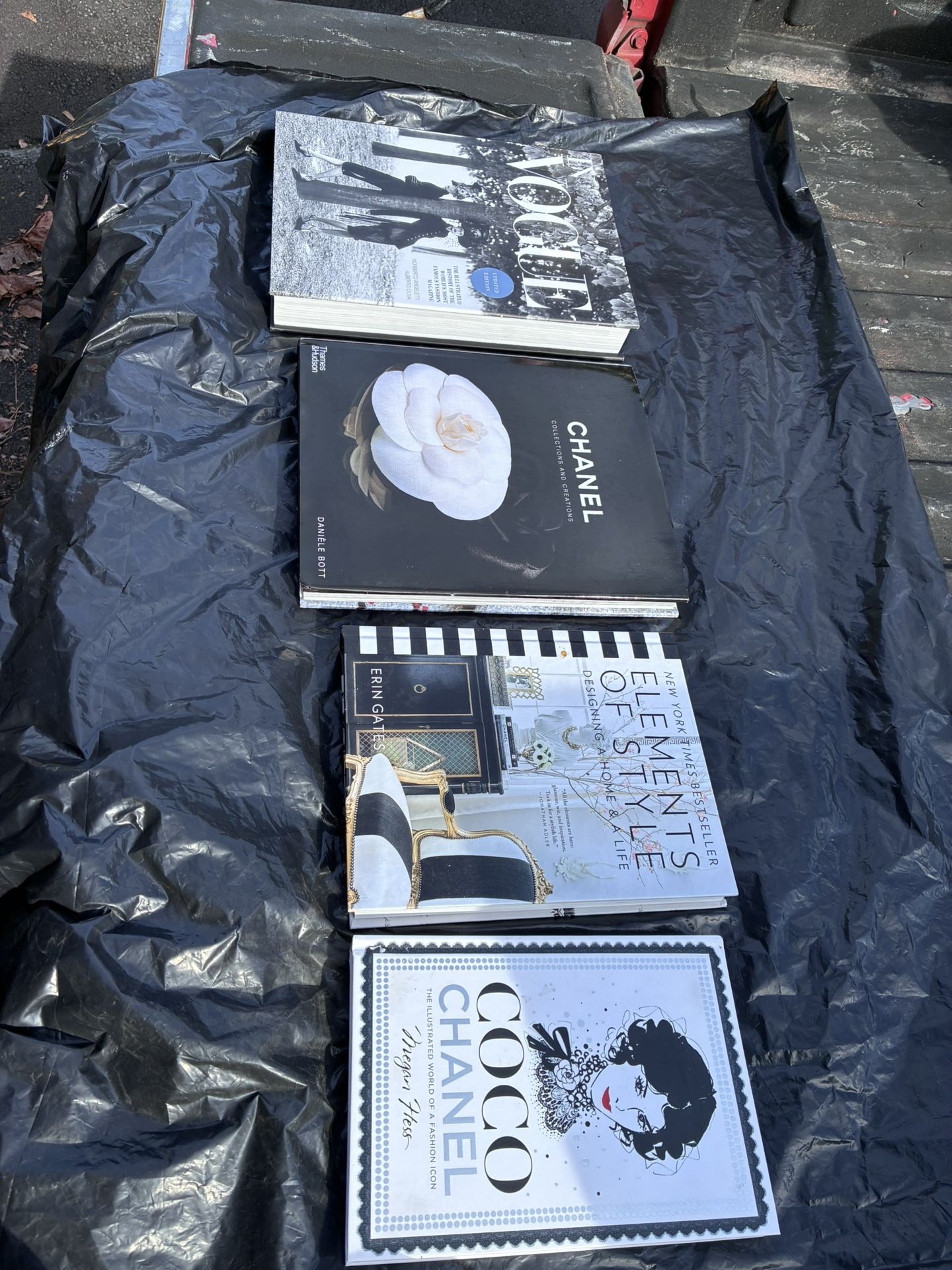 4 Books Decor/designer