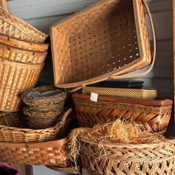 Assorted baskets  Read description
