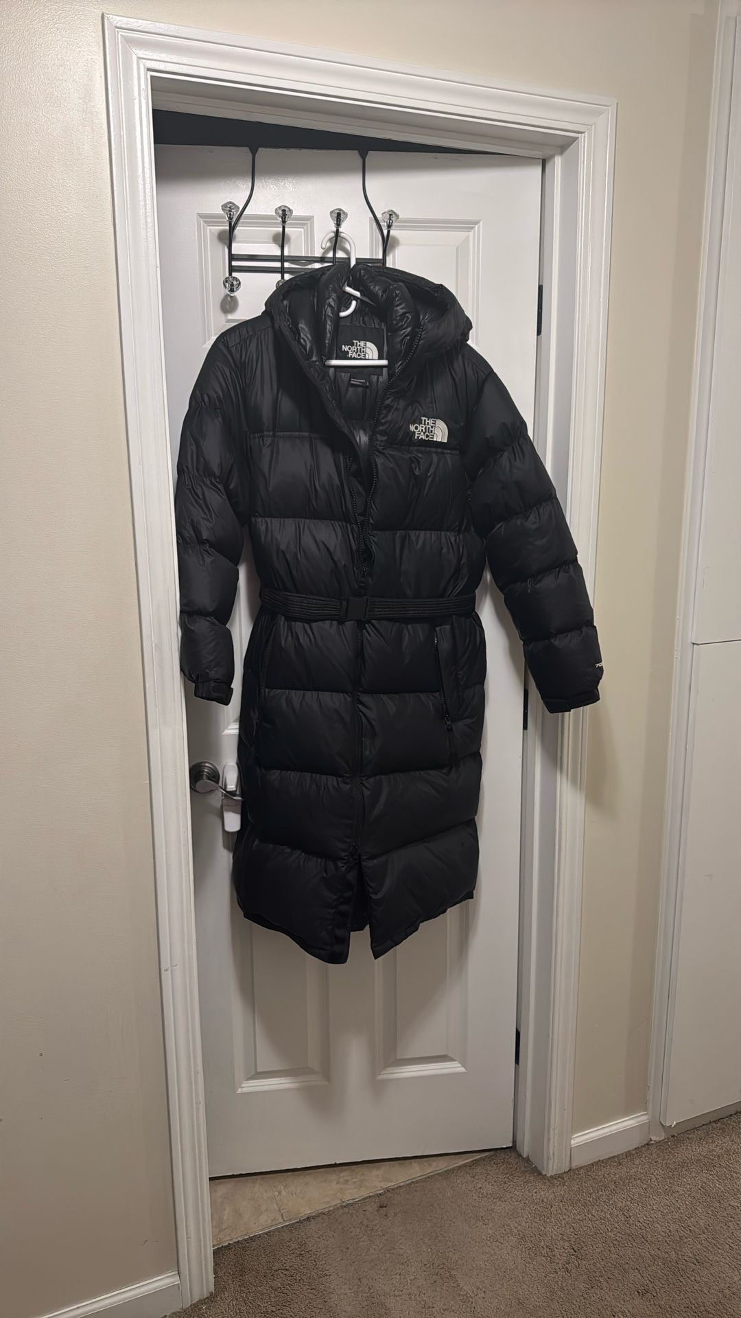 North face Metro Women’s Black Parka w/Belt 