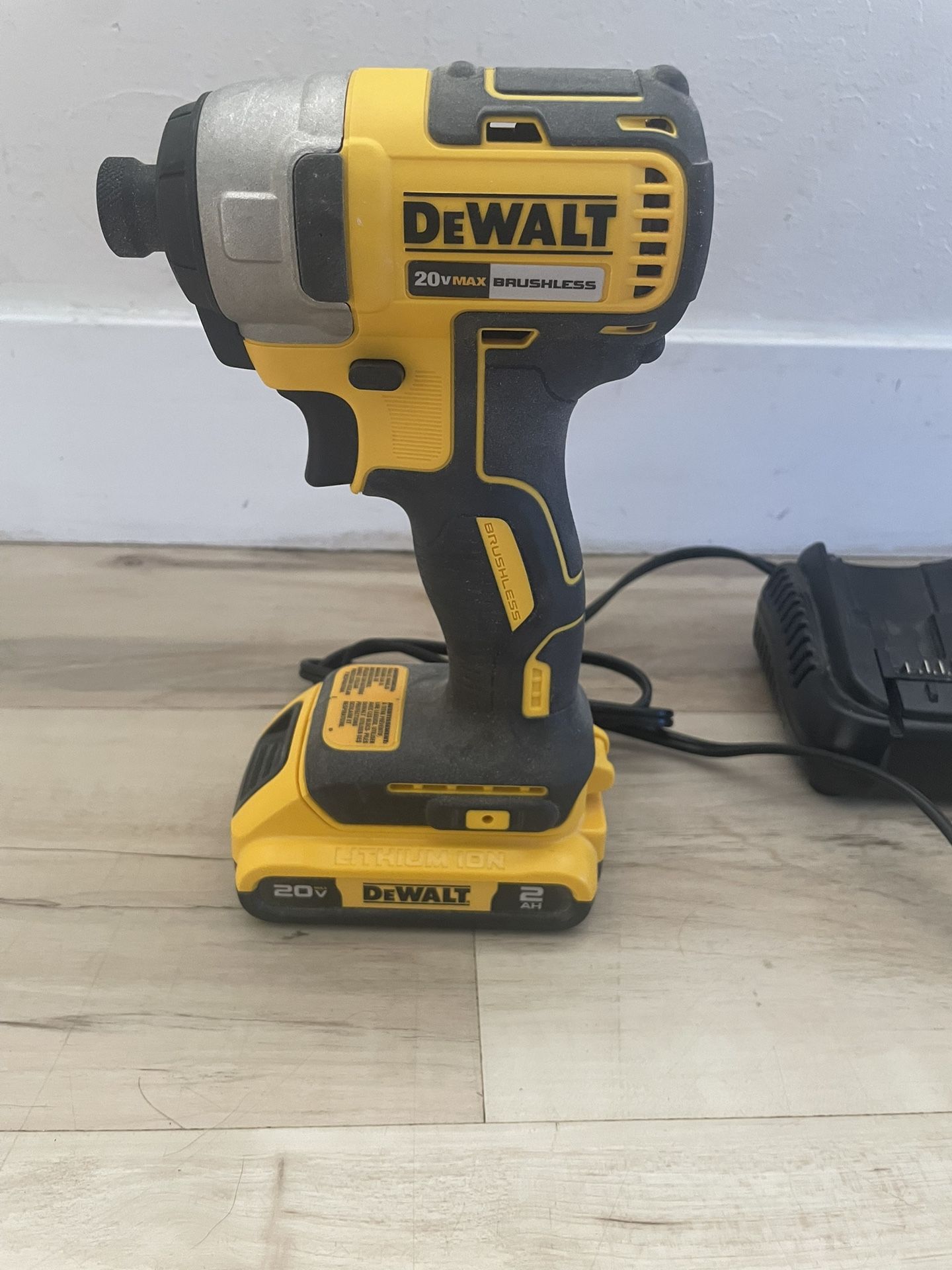 Dewalt Dcf787 Impact Drill Batt And Charger And Bag