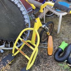  Schwinn Gladiator, a unique three-wheeled scooter-bicycle hybrid produced by Schwinn 1990’s