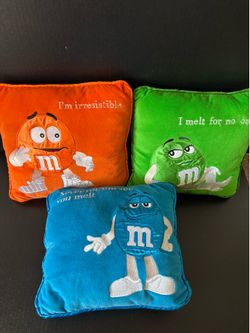 Bradford Exchange M&M Pillows 3 Piece Set