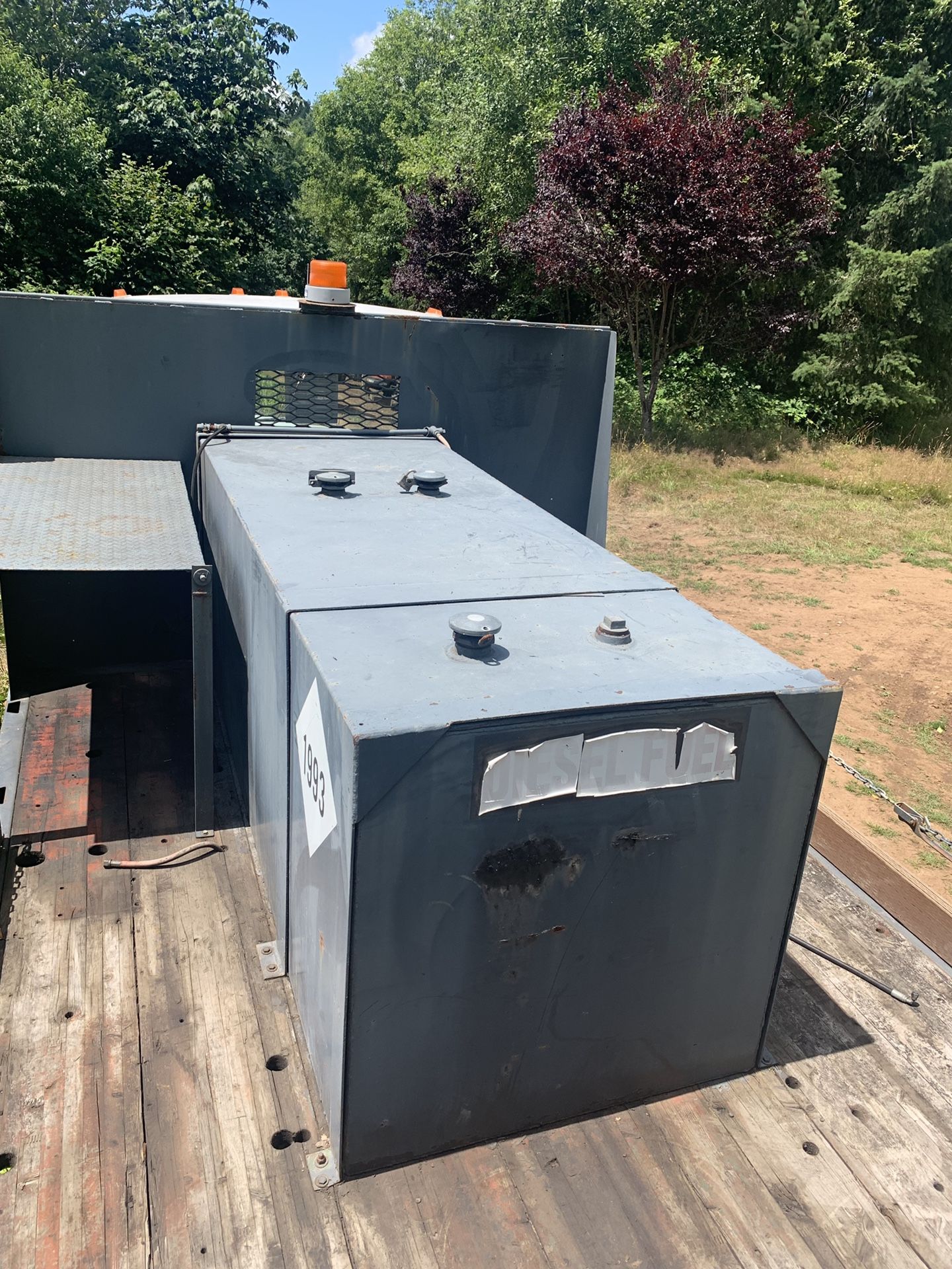 500 gallon  tank and PTO powered pump Business equipment