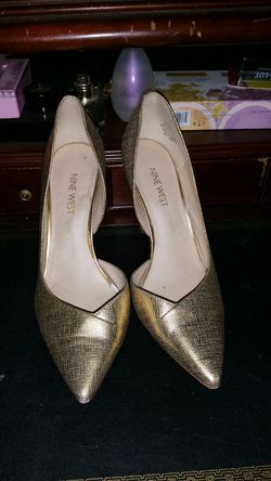 Gold Pumps