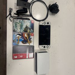 Nintendo Switch OLED W/3 Games