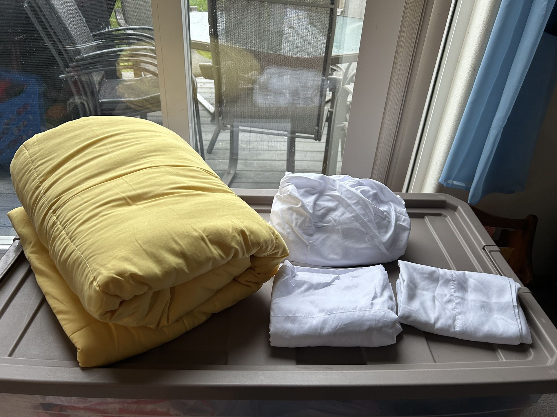 Twin Size Bed Set