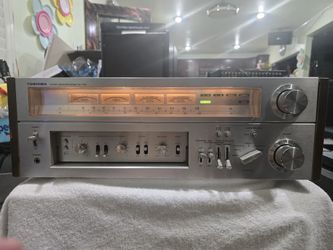 Toshiba SA 775 oversized Monster Stereo Receiver. Good condition, please see the pictures the cabinet right side was damaged but still looking good.
