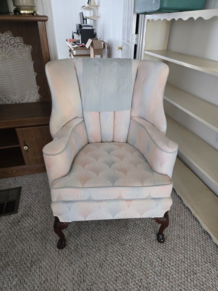 Queen anne chair