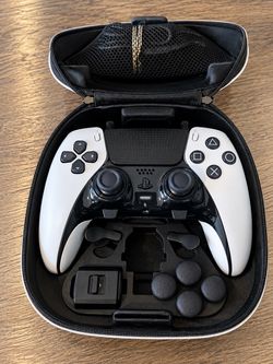 PS5 DualSense Edge Wireless Controller + Case