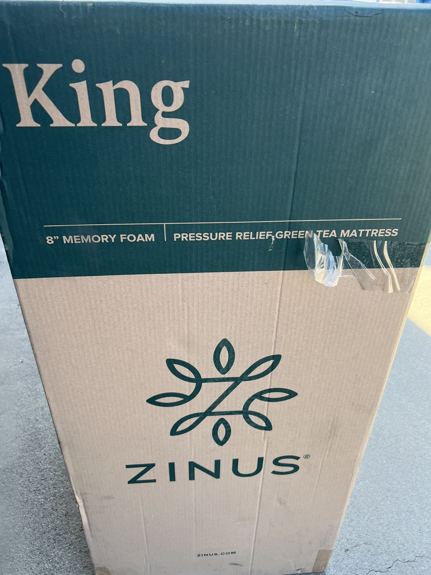 Brand New. 8” King Size MemoryFoam Mattress