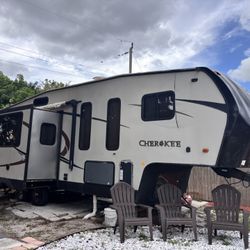 Cherokee 2016 RV 255P Rear Kitchen 