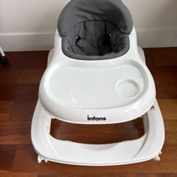 Infans Activity Center / Walker