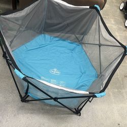 Good Condition Play Yard For Toddler 30 $ COMES WITH CARRYING BAG