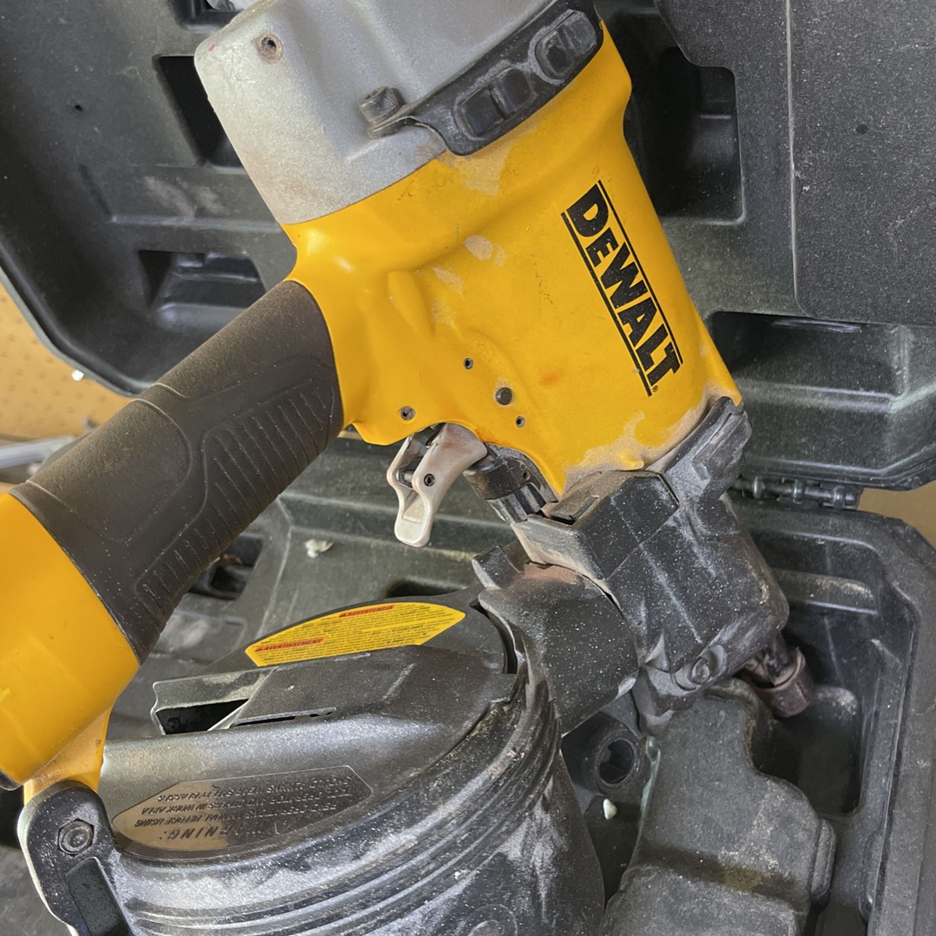 DEWALT Pneumatic 15Degree Coil Siding Nailer for Sale in Tujunga, CA