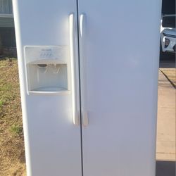 Frigidaire side by side door