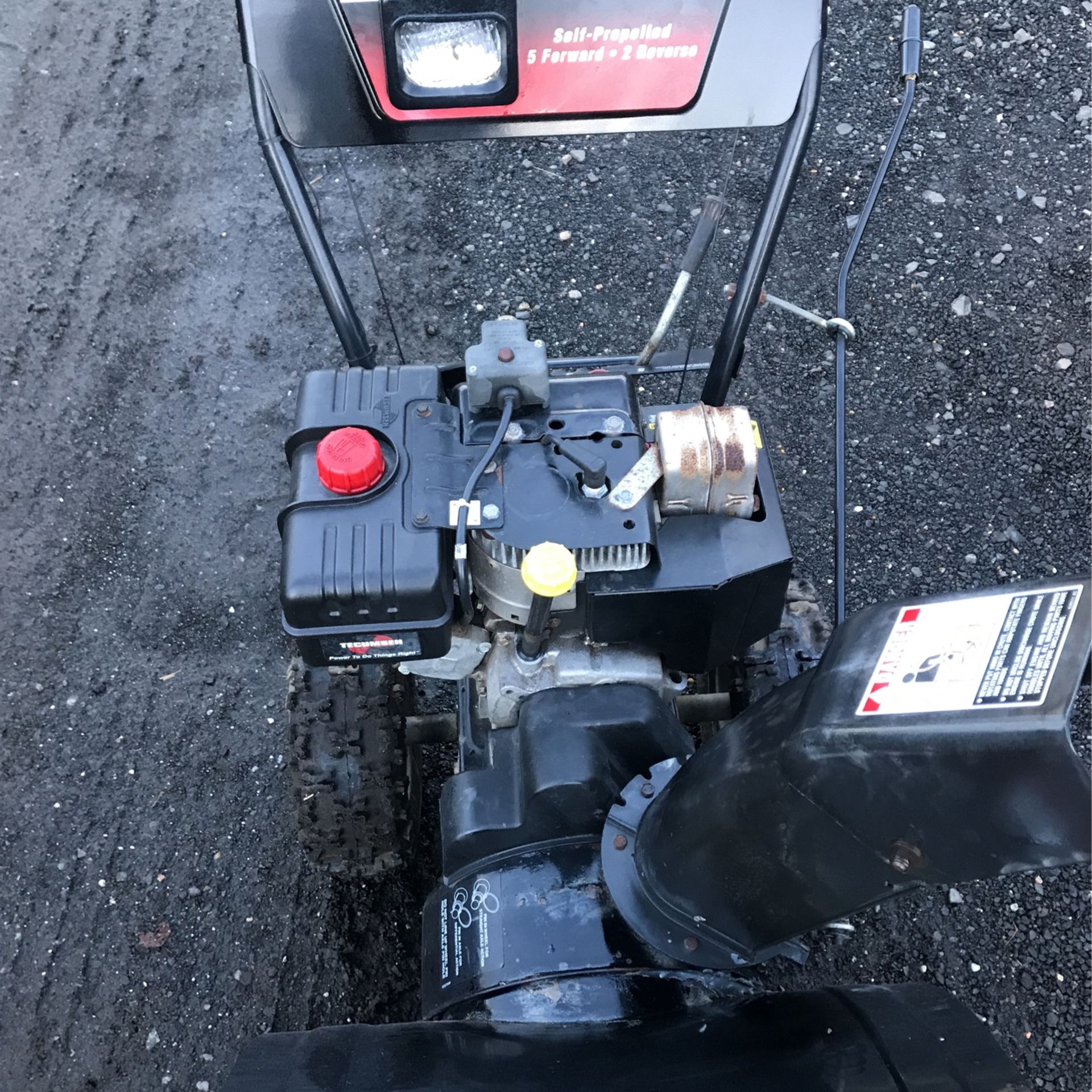 YARD MACHINES By MPB 10 HP/24 Eletric Start