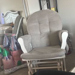 Rocking Chair w/ Ottoman