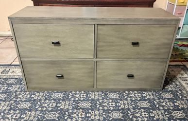 4-Drawer Driftwood Dresser – Big Storage Drawers