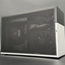 FormD T1 V2.1 SFF PC No GPU(7700, B650i Edge, 2TB, 32GB 6000 CL30, SFX 850)