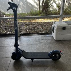 Jetson Electric Scooter – FOR PARTS / REPAIR