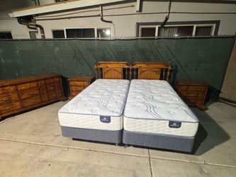 Serta Perfect Sleeper King Bedroom Set with Dresser and Nightstands..FREE DELIVERY AVAILABLE 🚛🚛