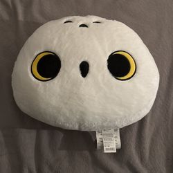 Harry Potter 16in Hedwig Pillow