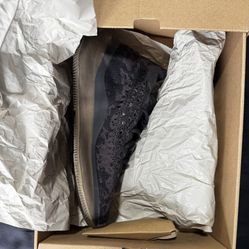 380 yeezy size 8