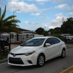 2016 White Toyota Corolla LE Sedan 4D LOW MILES