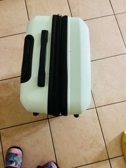 Suit case with lock