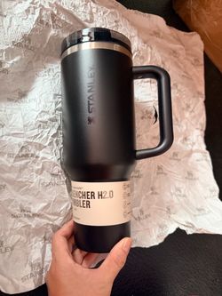 Stanley Black 2.0 Quencher ProTour 40oz Flip Straw Tumbler BNIB